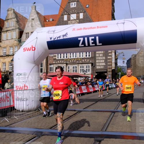 13.09.2026 - 21. swb-Marathon Bremen Tim E. http://msf.ph/oto/10315872 13.09.2026 10:56:14 Ziel 10298, 10374, 10690, 10703, 10952, 11790, 11972, 12061, 12108, 12143, 12484, 13565 meine-sportfotos.de