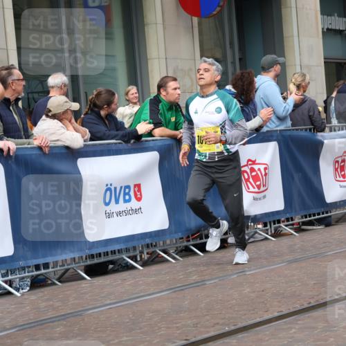 13.09.2026 - 21. swb-Marathon Bremen Strokosch-Dieckow http://msf.ph/oto/10315874 13.09.2026 10:57:08 Ziel 10166, 10177, 10226, 10300, 10394, 10517, 10518, 10687, 10969, 11106, 11245, 11365, 11480, 11498, 11609, 11734, 11965, 11966, 12037, 12111, 12263, 12372, 12382, 12383, 12400, 12411, 10157, 10408, 10578, 10610, 10700, 10772, 11000, 11079, 11236, 11292, 11328, 11484, 11667, 11872, 11946, 12032, 12284, 12434 meine-sportfotos.de