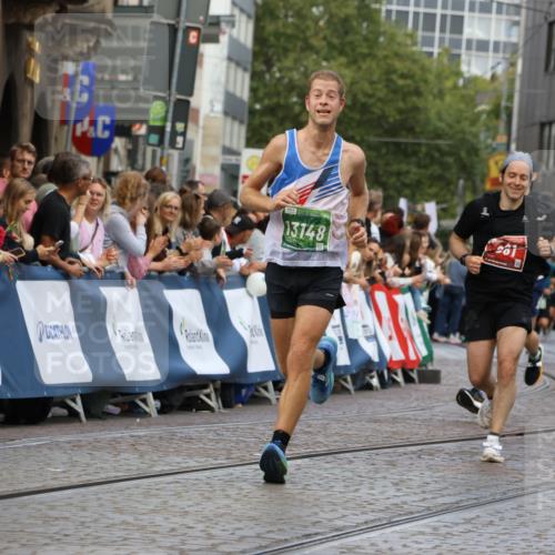 13.09.2026 - 21. swb-Marathon Bremen Strokosch-Dieckow http://msf.ph/oto/10315906 13.09.2026 13:06:23 Ziel 681, 3297, 3466, 4614, 4712, 5803, 6058, 6686, 7336, 7399, 8334, 8670, 8877, 8983, 9429, 9918, 508, 1770, 1921, 2832, 4777, 7590, 13148 meine-sportfotos.de