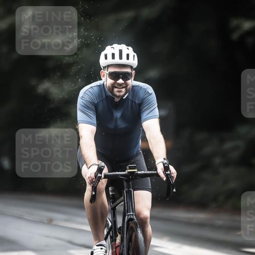 13.09.2026 - Stadtparktriathlon H.Heesch http://msf.ph/oto/10315921 13.09.2026 12:58:47 Radfahren 1343, 1369 meine-sportfotos.de