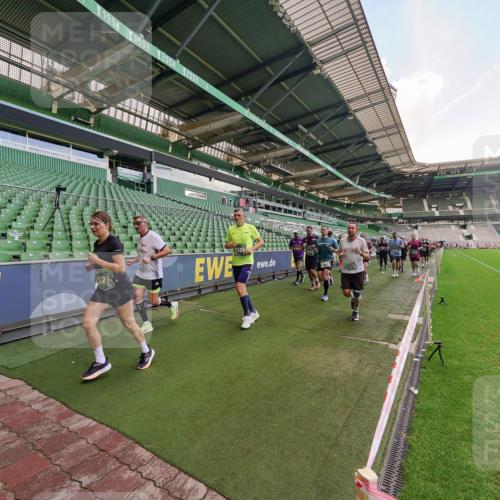 13.09.2026 - 21. swb-Marathon Bremen Michael Burmester http://msf.ph/oto/10315965 13.09.2026 13:12:34 Laufen im Stadion 118, 183, 265, 278, 349, 514, 576, 695, 702, 703, 843, 933, 950, 1005, 1113, 1143, 1226, 1286, 1334, 1435, 1641, 1849, 1851, 1936, 1952, 1991, 2005, 2248, 2264, 2281, 2299, 2336, 2353, 2375, 2377, 2398, 2426, 2439, 2461, 2478, 2505, 2612, 2659, 2665, 2669, 2673, 2684, 2765, 2773, 2792, 2804, 2815, 2816, 2822, 2850, 2860, 2884, 2895, 2907, 2921, 2963, 2966, 2975, 2976, 3016, 3027, 3079, 3082, 3143, 3155, 3159, 3253, 3293, 3308, 3313, 3328, 3349, 3352, 3434, 3442, 549 meine-sportfotos.de
