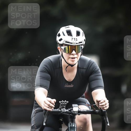 13.09.2026 - Stadtparktriathlon H.Heesch http://msf.ph/oto/10315967 13.09.2026 11:51:14 Radfahren 715, 767, 894, 904, 963 meine-sportfotos.de