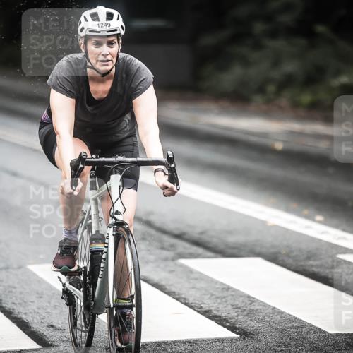 13.09.2026 - Stadtparktriathlon H.Heesch http://msf.ph/oto/10315978 13.09.2026 12:59:05 Radfahren 1118, 1249, 1264, 1317, 1322, 1323, 1344, 1391, 1401 meine-sportfotos.de