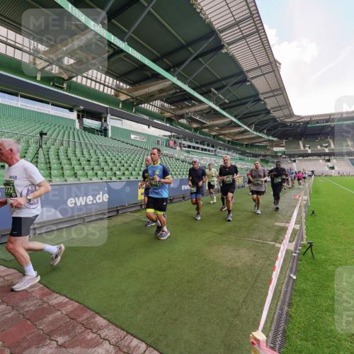 13.09.2026 - 21. swb-Marathon Bremen Michael Burmester http://msf.ph/oto/10316201 13.09.2026 13:12:59 Laufen im Stadion 118, 183, 270, 278, 349, 514, 576, 600, 695, 702, 703, 843, 933, 950, 1005, 1113, 1143, 1226, 1286, 1334, 1426, 1435, 1596, 1641, 1849, 1851, 1936, 1991, 2005, 2035, 2079, 2248, 2264, 2336, 2353, 2375, 2377, 2387, 2398, 2426, 2439, 2461, 2478, 2505, 2612, 2659, 2665, 2673, 2684, 2765, 2773, 2792, 2815, 2816, 2822, 2850, 2860, 2884, 2895, 2907, 2921, 2963, 2966, 2972, 2975, 2976, 3016, 3027, 3079, 3082, 3143, 3155, 3253, 3277, 3293, 3308, 3313, 3328, 3349, 3434, 3442, 549 meine-sportfotos.de