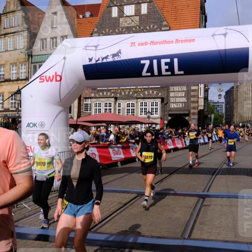 13.09.2026 - 21. swb-Marathon Bremen Tim E. http://msf.ph/oto/10316222 13.09.2026 10:56:35 Ziel 10184, 10211, 10246, 10322, 10365, 10443, 10670, 10675, 10699, 10844, 10949, 10957, 10960, 11219, 11256, 11280, 11317, 11570, 11693, 11782, 11795, 12452, 12476 meine-sportfotos.de