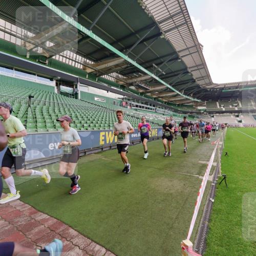 13.09.2026 - 21. swb-Marathon Bremen Michael Burmester http://msf.ph/oto/10316224 13.09.2026 13:13:02 Laufen im Stadion 118, 183, 270, 278, 349, 514, 576, 600, 695, 702, 703, 843, 933, 950, 1005, 1113, 1143, 1226, 1286, 1334, 1426, 1435, 1596, 1641, 1849, 1851, 1936, 1991, 2005, 2035, 2079, 2248, 2264, 2336, 2375, 2377, 2387, 2398, 2426, 2439, 2457, 2461, 2478, 2505, 2612, 2659, 2665, 2673, 2684, 2693, 2765, 2773, 2792, 2815, 2816, 2822, 2850, 2860, 2884, 2895, 2921, 2963, 2966, 2972, 2975, 3016, 3027, 3079, 3111, 3143, 3155, 3209, 3253, 3277, 3293, 3304, 3308, 3313, 3328, 3349, 3434, 3442, 549 meine-sportfotos.de