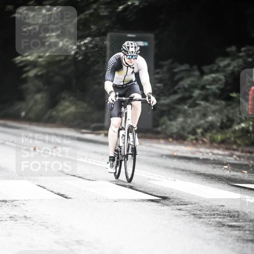 13.09.2026 - Stadtparktriathlon H.Heesch http://msf.ph/oto/10316227 13.09.2026 11:51:43 Radfahren 832, 851 meine-sportfotos.de