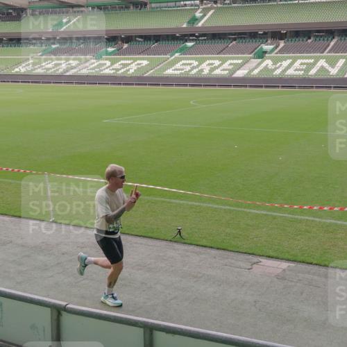 13.09.2026 - 21. swb-Marathon Bremen Michael Burmester http://msf.ph/oto/10316235 13.09.2026 12:51:15 Laufen im Stadion 235, 335, 469, 663, 670, 734, 771, 863, 1043, 1125, 1146, 1162, 1455, 1510, 1513, 1605, 1613, 1970, 1998, 2052, 2130, 2291, 2295, 2347, 2360, 2442, 2444, 2447, 2759, 2847, 3440, 3484, 3566, 3625, 3647, 3703, 3808, 3959, 4023, 4165, 4368, 4429, 4473, 4559, 4571, 4573, 4582, 4727, 4781, 4782, 4888, 4895, 5066, 5079, 5111, 5152, 5155, 5168, 5314, 5377, 5379, 5383, 5521, 5532, 5620, 5627, 5636, 5696, 6267, 6274, 6471, 6652, 6668, 6901, 6906, 7121, 8033, 8798 meine-sportfotos.de