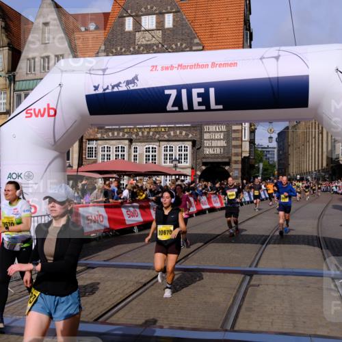 13.09.2026 - 21. swb-Marathon Bremen Tim E. http://msf.ph/oto/10316238 13.09.2026 10:56:35 Ziel 10184, 10211, 10246, 10322, 10365, 10443, 10670, 10675, 10699, 10844, 10949, 10957, 10960, 11219, 11256, 11280, 11317, 11570, 11693, 11782, 11795, 12452, 12476 meine-sportfotos.de