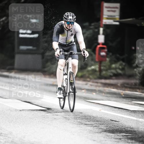 13.09.2026 - Stadtparktriathlon H.Heesch http://msf.ph/oto/10316252 13.09.2026 11:51:44 Radfahren 714, 773, 832, 851, 911 meine-sportfotos.de