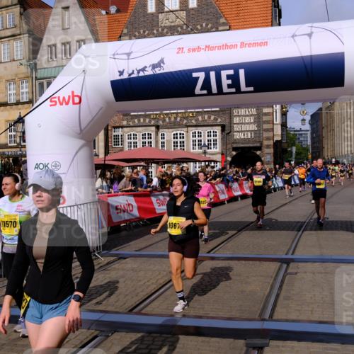 13.09.2026 - 21. swb-Marathon Bremen Tim E. http://msf.ph/oto/10316255 13.09.2026 10:56:35 Ziel 10184, 10211, 10246, 10322, 10365, 10443, 10670, 10675, 10699, 10844, 10949, 10957, 10960, 11219, 11256, 11280, 11317, 11570, 11693, 11782, 11795, 12452, 12476 meine-sportfotos.de