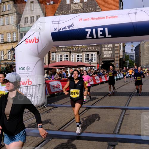 13.09.2026 - 21. swb-Marathon Bremen Tim E. http://msf.ph/oto/10316274 13.09.2026 10:56:36 Ziel 10184, 10211, 10246, 10322, 10365, 10443, 10670, 10675, 10699, 10844, 10949, 10957, 10960, 11219, 11256, 11280, 11317, 11570, 11693, 11782, 11795, 11844, 12452, 12476 meine-sportfotos.de