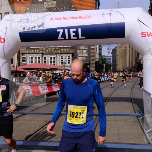 13.09.2026 - 21. swb-Marathon Bremen Tim E. http://msf.ph/oto/10316309 13.09.2026 10:56:40 Ziel 10184, 10211, 10246, 10322, 10356, 10443, 10670, 10675, 10699, 10844, 11256, 11280, 11317, 11570, 11693, 11795, 11844, 11855, 11871, 12452 meine-sportfotos.de