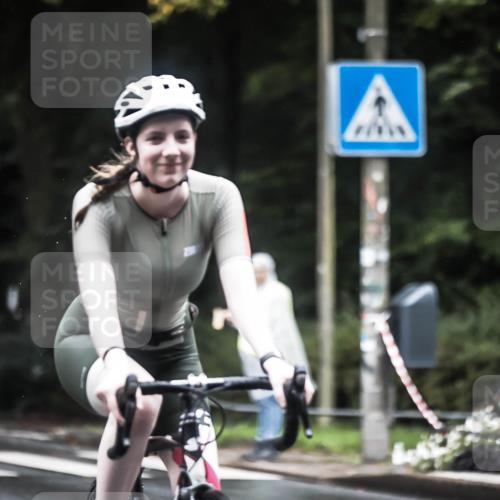 13.09.2026 - Stadtparktriathlon H.Heesch http://msf.ph/oto/10316317 13.09.2026 12:59:39 Radfahren 1168, 1270, 1303, 1353, 1360, 1397 meine-sportfotos.de
