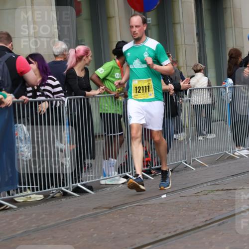 13.09.2026 - 21. swb-Marathon Bremen Strokosch-Dieckow http://msf.ph/oto/10316332 13.09.2026 10:57:16 Ziel 10177, 10226, 10300, 10394, 10460, 10517, 10518, 11106, 11153, 11245, 11365, 11480, 11498, 11532, 11568, 11609, 11734, 11965, 11966, 12037, 12111, 12222, 12264, 12372, 10157, 10166, 10408, 10578, 10687, 10700, 10772, 10969, 11000, 11079, 11236, 11292, 11328, 11484, 11667, 11946, 12032, 12263, 12382, 12383, 12400, 12411 meine-sportfotos.de