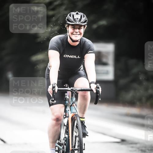 13.09.2026 - Stadtparktriathlon H.Heesch http://msf.ph/oto/10316347 13.09.2026 11:51:50 Radfahren 714, 755, 773, 808, 830, 832, 851, 911 meine-sportfotos.de