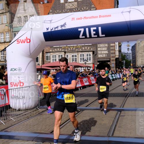 13.09.2026 - 21. swb-Marathon Bremen Tim E. http://msf.ph/oto/10316364 13.09.2026 10:56:42 Ziel 10184, 10211, 10240, 10322, 10356, 10443, 10670, 10675, 10699, 10844, 11069, 11256, 11280, 11317, 11407, 11570, 11693, 11795, 11844, 11855, 11871, 12452, 12543 meine-sportfotos.de