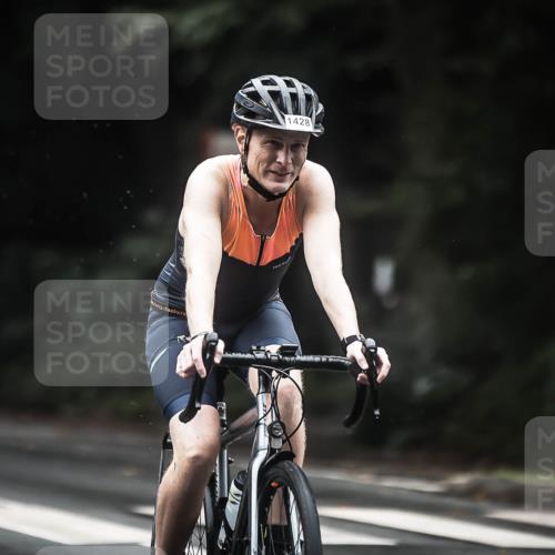13.09.2026 - Stadtparktriathlon H.Heesch http://msf.ph/oto/10316372 13.09.2026 12:59:47 Radfahren 1107, 1168, 1247, 1252, 1302, 1303, 1353, 1414, 1428 meine-sportfotos.de