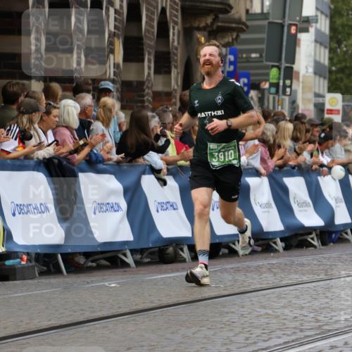 13.09.2026 - 21. swb-Marathon Bremen Strokosch-Dieckow http://msf.ph/oto/10316473 13.09.2026 13:06:36 Ziel 474, 1901, 3466, 4614, 6686, 7336, 8621, 8670, 9934, 508, 521, 788, 1009, 3127, 3910, 4574, 5238, 6784, 6951, 8580 meine-sportfotos.de