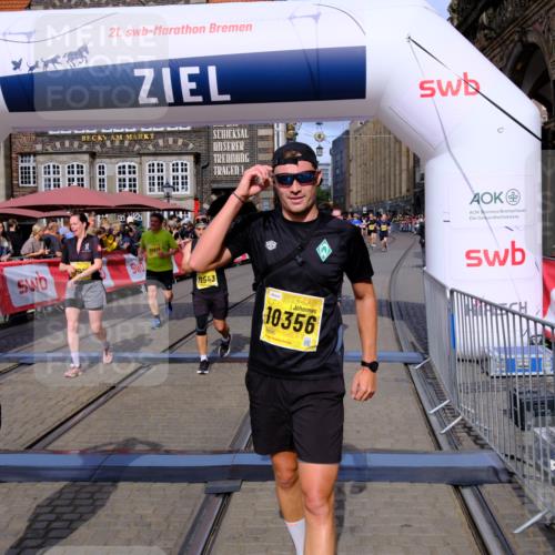 13.09.2026 - 21. swb-Marathon Bremen Tim E. http://msf.ph/oto/10316524 13.09.2026 10:56:49 Ziel 10184, 10211, 10240, 10356, 10372, 10540, 10675, 10721, 10824, 10844, 10936, 11069, 11256, 11317, 11349, 11407, 11474, 11601, 11795, 11844, 11855, 11871, 11911, 11996, 12543 meine-sportfotos.de
