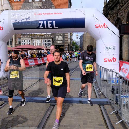 13.09.2026 - 21. swb-Marathon Bremen Tim E. http://msf.ph/oto/10316565 13.09.2026 10:56:51 Ziel 10240, 10356, 10372, 10540, 10675, 10721, 10824, 10844, 10936, 11064, 11069, 11256, 11317, 11349, 11407, 11474, 11601, 11795, 11844, 11855, 11871, 11911, 11996, 12543 meine-sportfotos.de