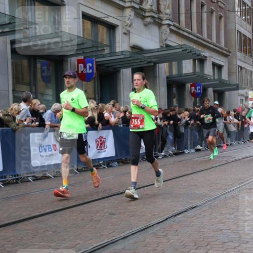 13.09.2026 - 21. swb-Marathon Bremen Strokosch-Dieckow http://msf.ph/oto/10316572 13.09.2026 13:16:27 Ziel 385, 472, 675, 696, 734, 816, 827, 985, 1970, 2319, 2473, 2474, 2809, 3716, 3961, 4135, 4137, 4485, 5255, 5772, 6049, 6367, 6531, 6535, 6819, 7297, 7387, 7875, 481, 663, 740, 755, 792, 1076, 1162, 1605, 2604, 3134, 5554, 5963, 6106, 6721, 6744, 7053, 7603, 7801, 8171, 8288, 8398, 9031, 9115, 13008 meine-sportfotos.de