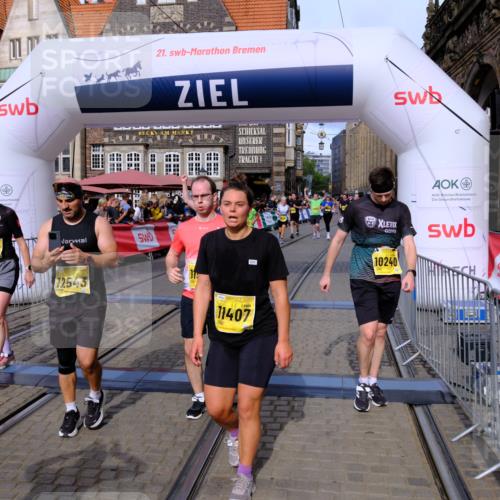 13.09.2026 - 21. swb-Marathon Bremen Tim E. http://msf.ph/oto/10316607 13.09.2026 10:56:52 Ziel 10240, 10356, 10372, 10486, 10540, 10675, 10721, 10771, 10824, 10844, 10888, 10936, 11064, 11069, 11256, 11349, 11407, 11474, 11601, 11795, 11844, 11855, 11871, 11911, 11996, 12543 meine-sportfotos.de