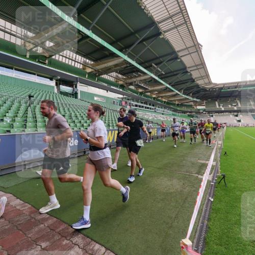 13.09.2026 - 21. swb-Marathon Bremen Michael Burmester http://msf.ph/oto/10316608 13.09.2026 13:13:38 Laufen im Stadion 118, 183, 270, 278, 349, 460, 514, 576, 600, 631, 695, 702, 768, 933, 950, 956, 1005, 1143, 1286, 1334, 1392, 1408, 1426, 1573, 1596, 1641, 1991, 2005, 2024, 2035, 2079, 2233, 2264, 2387, 2412, 2439, 2457, 2461, 2478, 2505, 2521, 2540, 2564, 2612, 2665, 2684, 2693, 2765, 2773, 2792, 2815, 2816, 2829, 2860, 2884, 2887, 2895, 2921, 2963, 2966, 2972, 2975, 3016, 3111, 3155, 3209, 3253, 3277, 3293, 3304, 3313, 3378, 3405, 3428, 3434, 3653, 3661, 549 meine-sportfotos.de