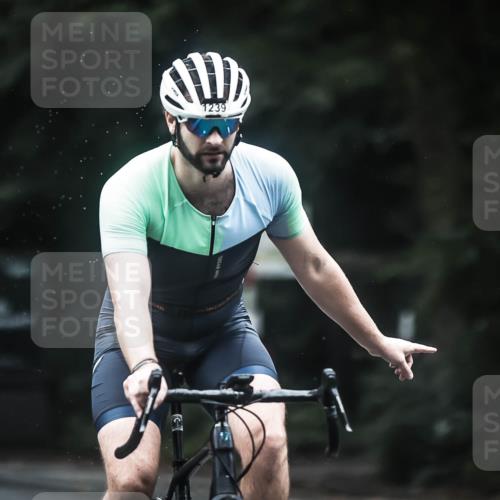 13.09.2026 - Stadtparktriathlon H.Heesch http://msf.ph/oto/10316617 13.09.2026 13:00:03 Radfahren 1082, 1160, 1203, 1221, 1233, 1239, 1357, 1412 meine-sportfotos.de