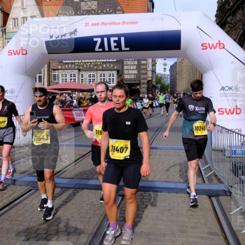 13.09.2026 - 21. swb-Marathon Bremen Tim E. http://msf.ph/oto/10316625 13.09.2026 10:56:52 Ziel 10240, 10356, 10372, 10486, 10540, 10675, 10721, 10771, 10824, 10844, 10888, 10936, 11064, 11069, 11256, 11349, 11407, 11474, 11601, 11795, 11844, 11855, 11871, 11911, 11996, 12543 meine-sportfotos.de