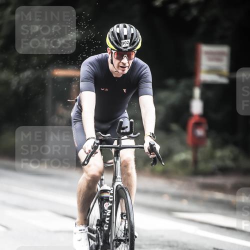 13.09.2026 - Stadtparktriathlon H.Heesch http://msf.ph/oto/10316630 13.09.2026 11:52:05 Radfahren 713, 902, 903 meine-sportfotos.de