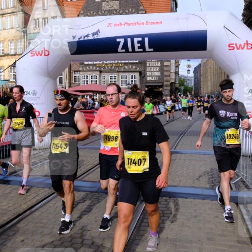 13.09.2026 - 21. swb-Marathon Bremen Tim E. http://msf.ph/oto/10316639 13.09.2026 10:56:52 Ziel 10240, 10356, 10372, 10486, 10540, 10675, 10721, 10771, 10824, 10844, 10888, 10936, 11064, 11069, 11256, 11349, 11407, 11474, 11601, 11795, 11844, 11855, 11871, 11911, 11996, 12543 meine-sportfotos.de