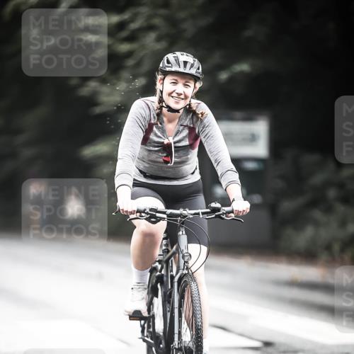 13.09.2026 - Stadtparktriathlon H.Heesch http://msf.ph/oto/10316668 13.09.2026 11:52:16 Radfahren 718, 780 meine-sportfotos.de