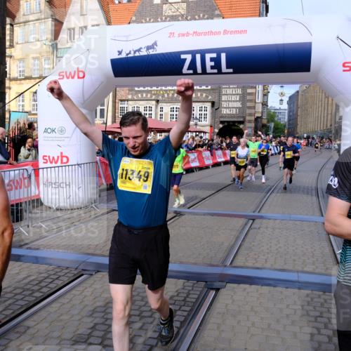 13.09.2026 - 21. swb-Marathon Bremen Tim E. http://msf.ph/oto/10316672 13.09.2026 10:56:54 Ziel 10240, 10356, 10372, 10486, 10540, 10675, 10721, 10771, 10824, 10888, 10936, 11064, 11069, 11256, 11349, 11407, 11474, 11601, 11844, 11855, 11871, 11911, 11996, 12543 meine-sportfotos.de