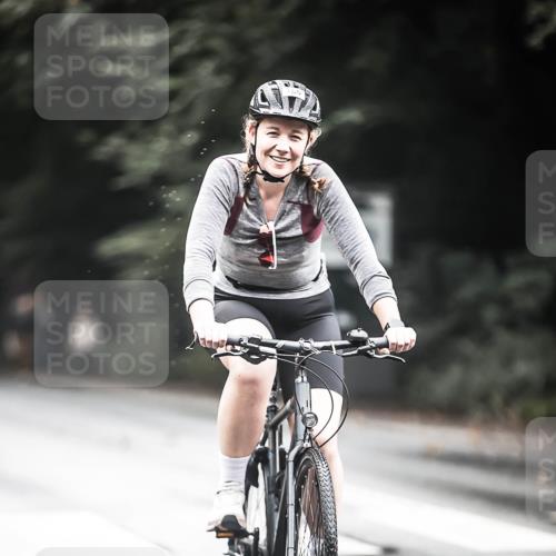 13.09.2026 - Stadtparktriathlon H.Heesch http://msf.ph/oto/10316676 13.09.2026 11:52:16 Radfahren 718, 780 meine-sportfotos.de