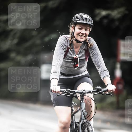 13.09.2026 - Stadtparktriathlon H.Heesch http://msf.ph/oto/10316697 13.09.2026 11:52:17 Radfahren 718, 780 meine-sportfotos.de
