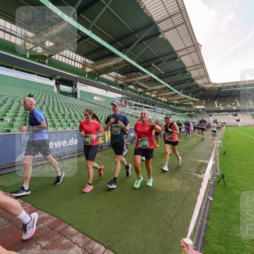 13.09.2026 - 21. swb-Marathon Bremen Michael Burmester http://msf.ph/oto/10316711 13.09.2026 13:13:47 Laufen im Stadion 118, 183, 270, 278, 349, 460, 514, 576, 600, 631, 695, 702, 768, 933, 950, 956, 1005, 1008, 1143, 1286, 1334, 1392, 1408, 1426, 1573, 1596, 1641, 1818, 1819, 1991, 2005, 2024, 2035, 2079, 2233, 2264, 2314, 2387, 2412, 2439, 2457, 2461, 2478, 2505, 2521, 2540, 2564, 2612, 2665, 2684, 2693, 2765, 2773, 2792, 2815, 2816, 2829, 2838, 2860, 2884, 2887, 2895, 2921, 2963, 2966, 2972, 2975, 2978, 3016, 3111, 3155, 3209, 3253, 3277, 3293, 3304, 3313, 3378, 3405, 3428, 3434, 3653, 3661 meine-sportfotos.de