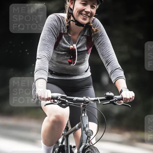 13.09.2026 - Stadtparktriathlon H.Heesch http://msf.ph/oto/10316714 13.09.2026 11:52:17 Radfahren 718, 780 meine-sportfotos.de