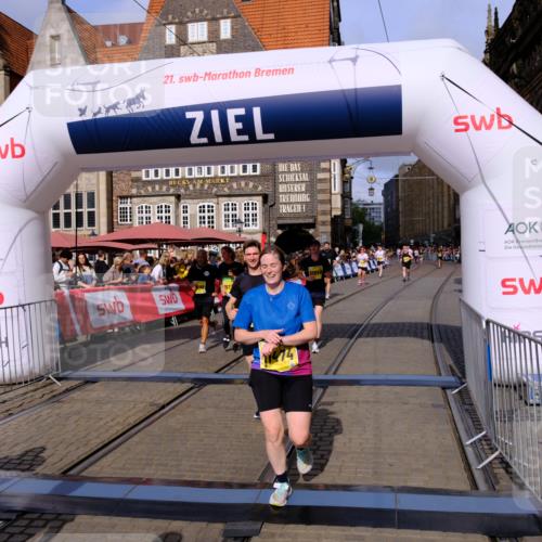 13.09.2026 - 21. swb-Marathon Bremen Tim E. http://msf.ph/oto/10316758 13.09.2026 10:56:59 Ziel 10240, 10356, 10372, 10486, 10540, 10721, 10771, 10824, 10888, 10936, 11064, 11069, 11349, 11407, 11474, 11601, 11872, 11911, 11996, 12284, 12434, 12543 meine-sportfotos.de