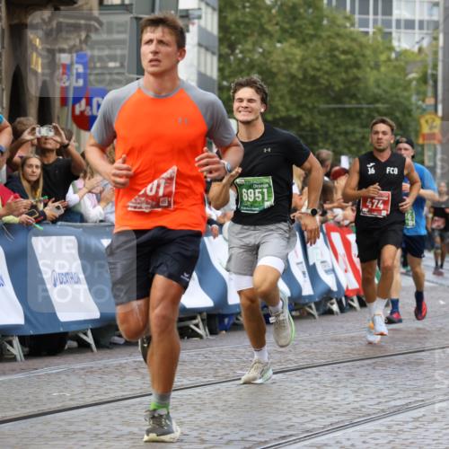 13.09.2026 - 21. swb-Marathon Bremen Strokosch-Dieckow http://msf.ph/oto/10316775 13.09.2026 13:06:39 Ziel 474, 1901, 3466, 7336, 7590, 8621, 8670, 9934, 13148, 521, 788, 1009, 3127, 4574, 5238, 6784, 6951, 8580, 8888 meine-sportfotos.de