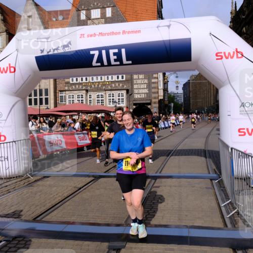 13.09.2026 - 21. swb-Marathon Bremen Tim E. http://msf.ph/oto/10316776 13.09.2026 10:56:59 Ziel 10240, 10356, 10372, 10486, 10540, 10721, 10771, 10824, 10888, 10936, 11064, 11069, 11349, 11407, 11474, 11601, 11872, 11911, 11996, 12284, 12434, 12543 meine-sportfotos.de