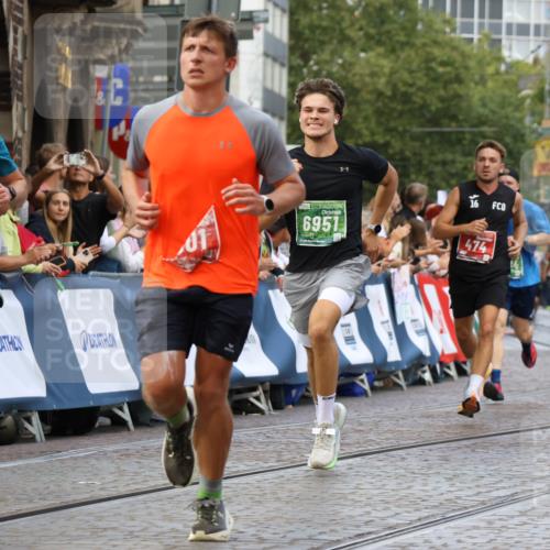 13.09.2026 - 21. swb-Marathon Bremen Strokosch-Dieckow http://msf.ph/oto/10316798 13.09.2026 13:06:40 Ziel 474, 1901, 7336, 7590, 8621, 8670, 9934, 13148, 521, 749, 1009, 3127, 4574, 5238, 6784, 6951, 8580, 8888 meine-sportfotos.de