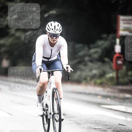 13.09.2026 - Stadtparktriathlon H.Heesch http://msf.ph/oto/10316799 13.09.2026 11:52:26 Radfahren 716, 718, 806, 928 meine-sportfotos.de