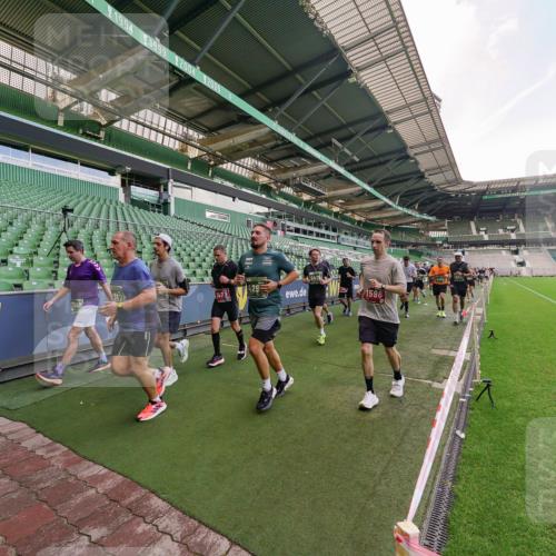 13.09.2026 - 21. swb-Marathon Bremen Michael Burmester http://msf.ph/oto/10316828 13.09.2026 13:13:59 Laufen im Stadion 183, 270, 278, 349, 460, 576, 600, 631, 695, 702, 768, 933, 950, 956, 1005, 1008, 1143, 1286, 1392, 1408, 1426, 1573, 1596, 1641, 1818, 1819, 1991, 2005, 2024, 2035, 2079, 2233, 2264, 2314, 2387, 2412, 2439, 2457, 2461, 2478, 2494, 2505, 2521, 2540, 2564, 2612, 2665, 2684, 2693, 2765, 2773, 2792, 2816, 2829, 2838, 2860, 2884, 2887, 2895, 2921, 2963, 2972, 2975, 2978, 3016, 3111, 3209, 3253, 3277, 3293, 3304, 3313, 3378, 3405, 3428, 3434, 3653, 3661, 4080 meine-sportfotos.de