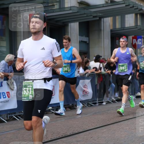 13.09.2026 - 21. swb-Marathon Bremen Strokosch-Dieckow http://msf.ph/oto/10316834 13.09.2026 13:16:34 Ziel 385, 472, 675, 696, 734, 827, 985, 1970, 2319, 2473, 2474, 2809, 3246, 3706, 3716, 3961, 4135, 4137, 4156, 4485, 5772, 6049, 6531, 6535, 6704, 6819, 6953, 7297, 7387, 7875, 8858, 740, 755, 792, 816, 1076, 1162, 1605, 2604, 5255, 5554, 5963, 6367, 6721, 7053, 7603, 7801, 8171, 8288, 9031, 9115 meine-sportfotos.de