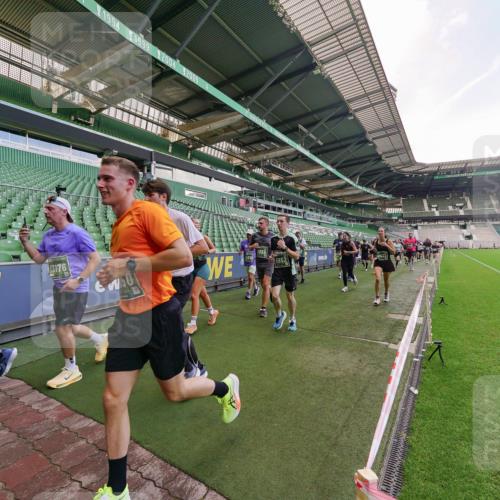 13.09.2026 - 21. swb-Marathon Bremen Michael Burmester http://msf.ph/oto/10316862 13.09.2026 13:14:03 Laufen im Stadion 183, 270, 278, 349, 460, 576, 600, 631, 695, 702, 768, 933, 950, 956, 1005, 1008, 1143, 1392, 1408, 1426, 1573, 1596, 1641, 1818, 1819, 1991, 2005, 2024, 2035, 2079, 2233, 2264, 2314, 2387, 2412, 2439, 2457, 2461, 2478, 2494, 2521, 2540, 2564, 2612, 2665, 2684, 2693, 2765, 2773, 2792, 2816, 2829, 2838, 2860, 2865, 2884, 2887, 2921, 2972, 2975, 2978, 3016, 3111, 3209, 3253, 3277, 3293, 3304, 3313, 3378, 3405, 3428, 3434, 3653, 3661, 3680, 4034, 4080 meine-sportfotos.de