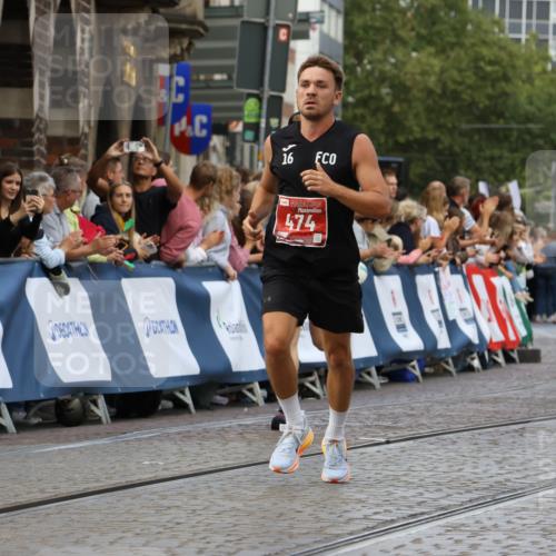 13.09.2026 - 21. swb-Marathon Bremen Strokosch-Dieckow http://msf.ph/oto/10316874 13.09.2026 13:06:42 Ziel 474, 1901, 1921, 7590, 8621, 8670, 9934, 13148, 521, 749, 1009, 3127, 4574, 6784, 8580, 8888 meine-sportfotos.de