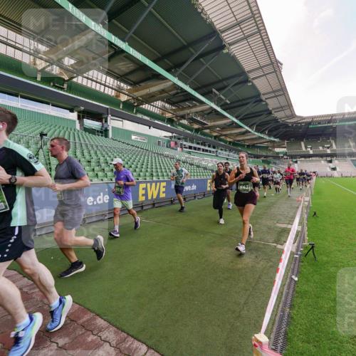 13.09.2026 - 21. swb-Marathon Bremen Michael Burmester http://msf.ph/oto/10316876 13.09.2026 13:14:04 Laufen im Stadion 183, 270, 278, 349, 460, 576, 600, 631, 695, 702, 768, 933, 950, 956, 1005, 1008, 1143, 1392, 1408, 1426, 1573, 1596, 1641, 1818, 1819, 1991, 2005, 2024, 2035, 2079, 2233, 2264, 2314, 2387, 2412, 2439, 2457, 2461, 2478, 2494, 2521, 2540, 2564, 2612, 2665, 2684, 2693, 2765, 2773, 2792, 2816, 2829, 2838, 2860, 2865, 2884, 2887, 2921, 2972, 2975, 2978, 3016, 3111, 3209, 3253, 3277, 3293, 3304, 3313, 3378, 3405, 3428, 3434, 3653, 3661, 3680, 4034, 4080 meine-sportfotos.de