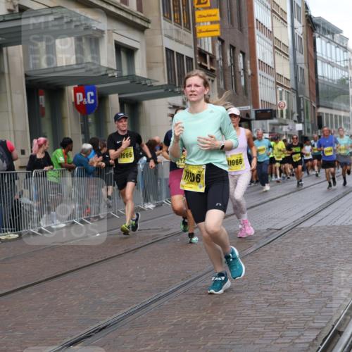 13.09.2026 - 21. swb-Marathon Bremen Strokosch-Dieckow http://msf.ph/oto/10316885 13.09.2026 10:57:29 Ziel 10078, 10460, 10559, 10565, 10707, 10728, 11136, 11153, 11245, 11332, 11532, 11568, 11824, 11856, 11863, 12222, 12228, 12231, 12264, 12427, 12551, 12555, 10166, 10177, 10226, 10300, 10394, 10517, 10518, 10578, 10687, 10700, 10969, 11106, 11236, 11292, 11365, 11480, 11484, 11498, 11609, 11667, 11734, 11965, 11966, 12037, 12111, 12263, 12372, 12382, 12383, 12400, 12411 meine-sportfotos.de