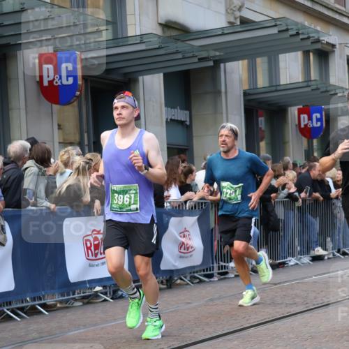 13.09.2026 - 21. swb-Marathon Bremen Strokosch-Dieckow http://msf.ph/oto/10316895 13.09.2026 13:16:35 Ziel 385, 472, 675, 696, 734, 827, 985, 1970, 2319, 2473, 2474, 2809, 3246, 3706, 3716, 3961, 4135, 4137, 4156, 4485, 5772, 6049, 6531, 6535, 6704, 6819, 6953, 7297, 7387, 7875, 8858, 740, 755, 792, 816, 985, 1076, 1162, 1605, 2604, 5255, 5554, 5963, 6367, 6721, 7053, 7603, 7801, 8171, 8288, 9031, 9115 meine-sportfotos.de